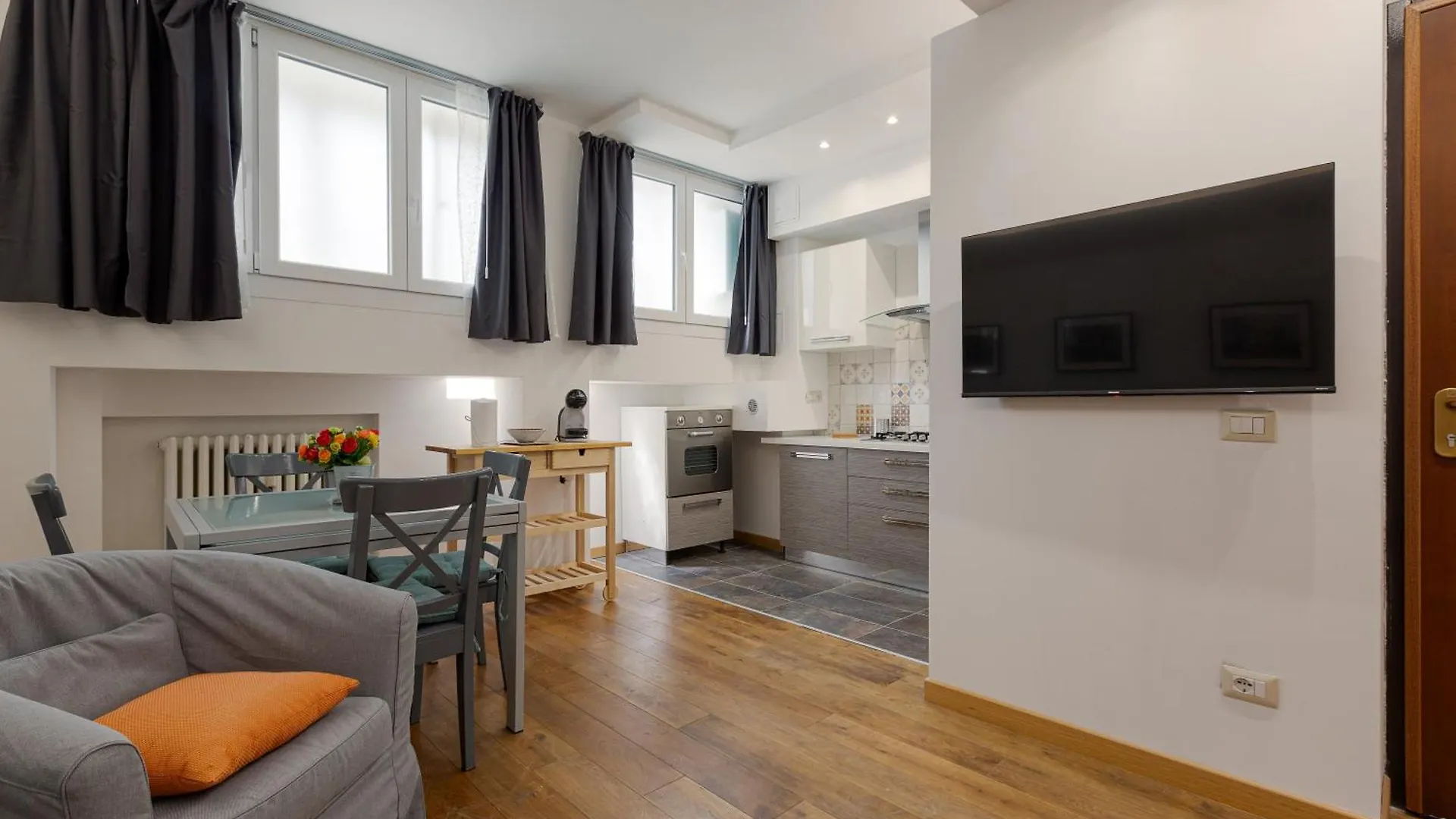Milano Renovated Apartment Italy